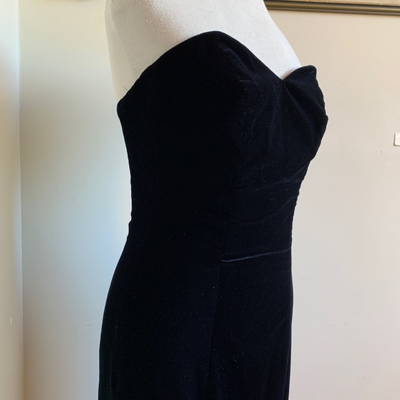 Corseted Black Velvet Sweetheart Dress - Picture 7 of 7